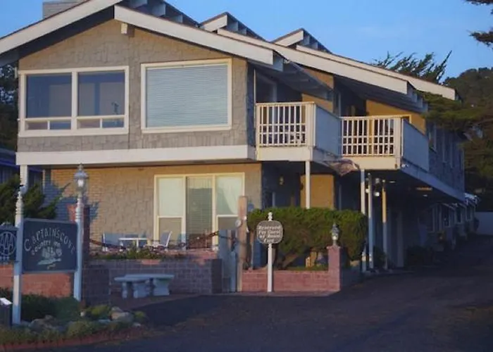 Captain\'S Cove Inn