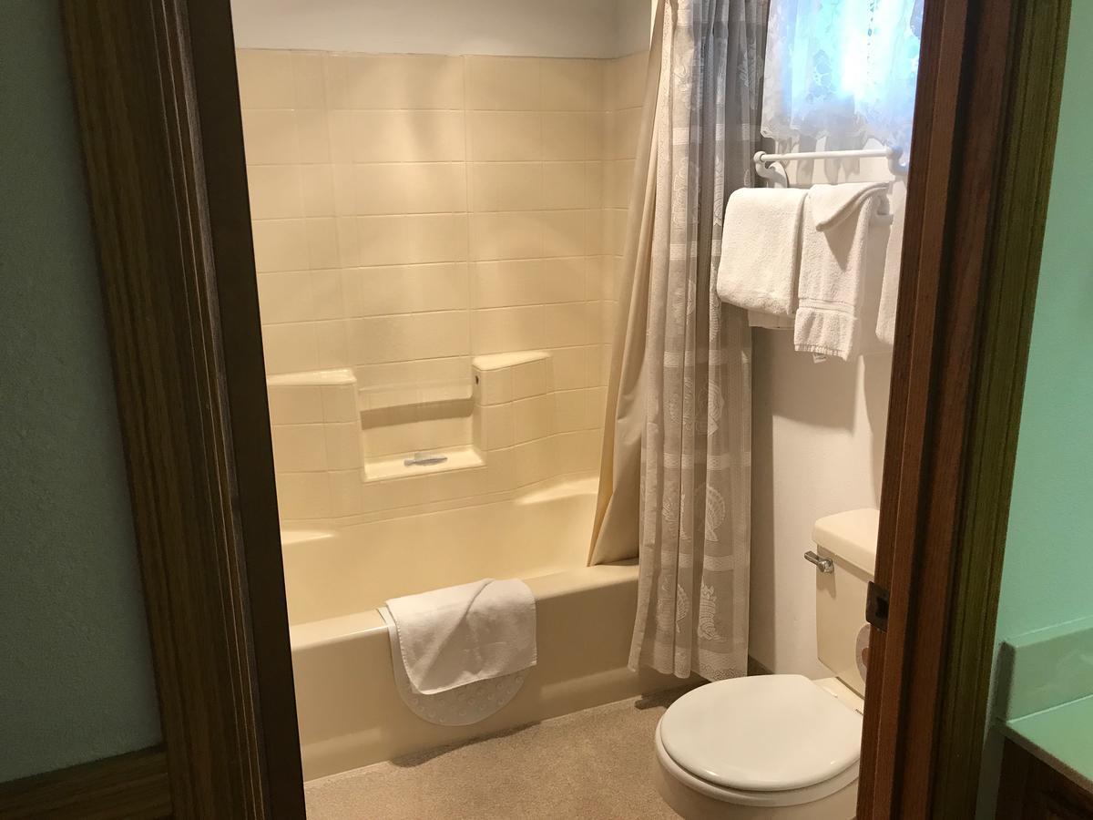 Captain's Cove Motel 3*
